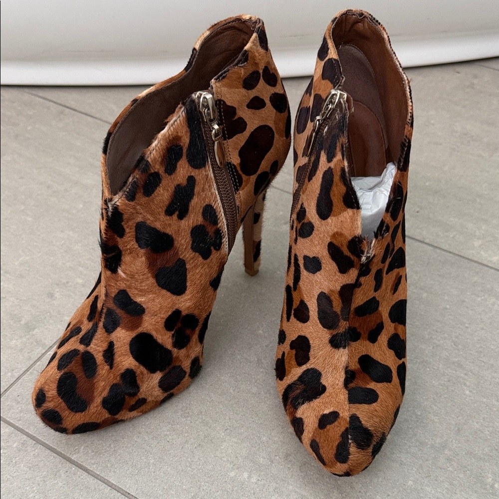 SCHUTZ Leopard Print Heeled Boots